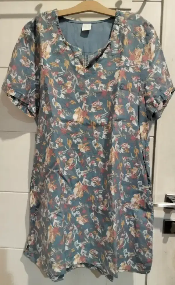 Dress linen motif