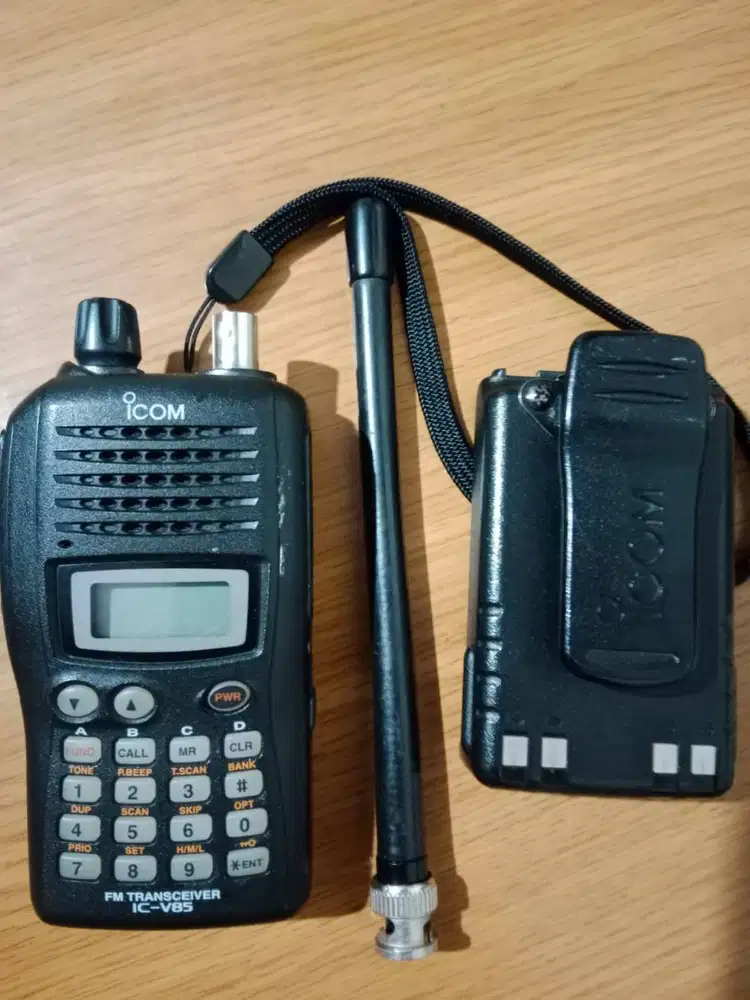 DIJUALHT ICOM IC V85