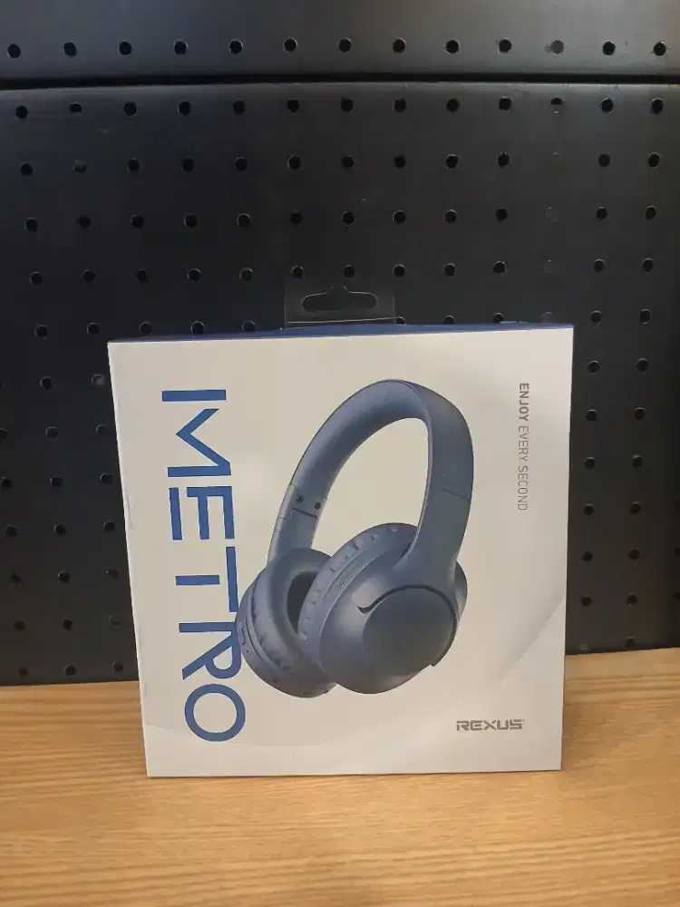 Rexus Metro M2 V2 Headphone  Dual Connection Wireless Bluetooth 6.0