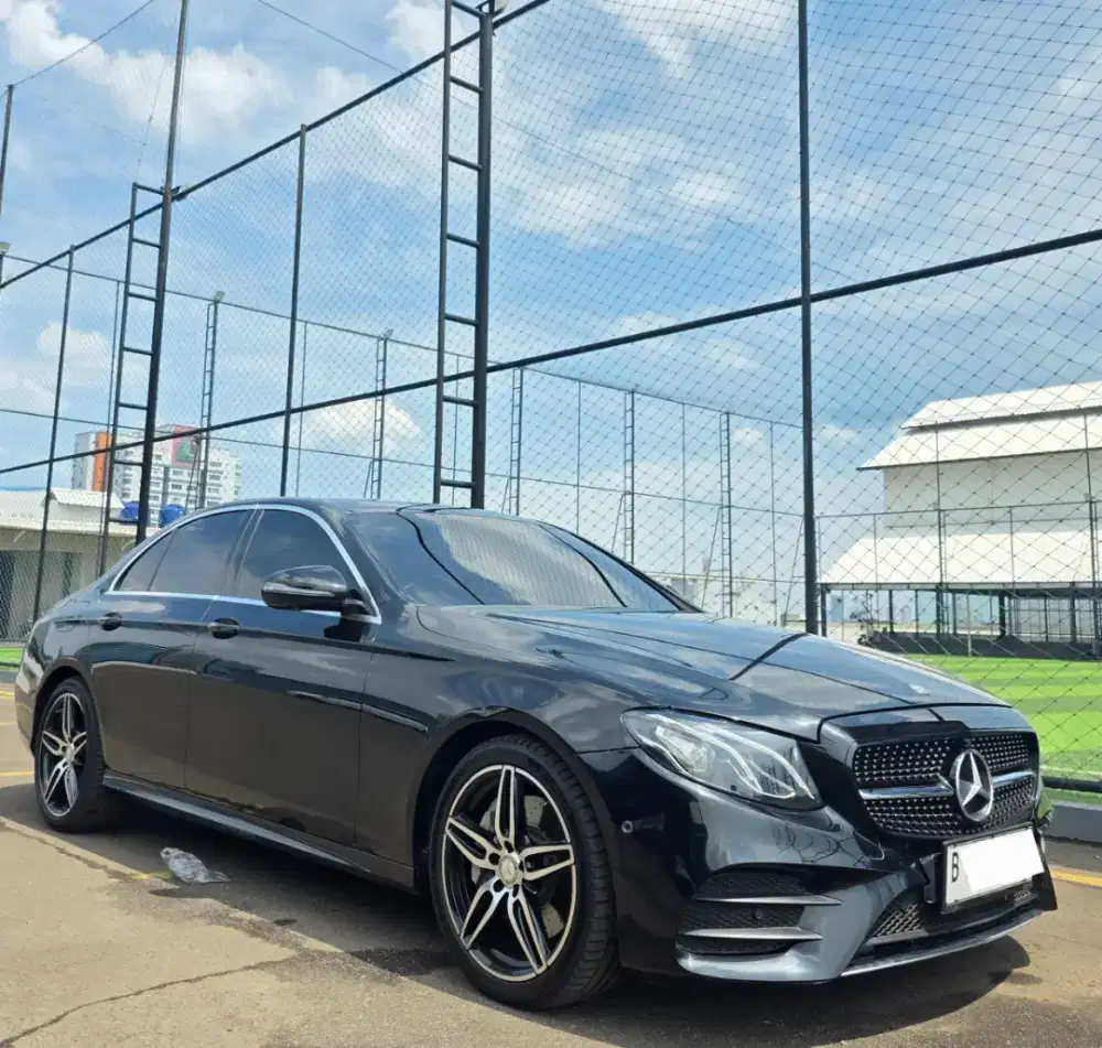 MERCEDES BENZ E300 AMG 2017 / 2018