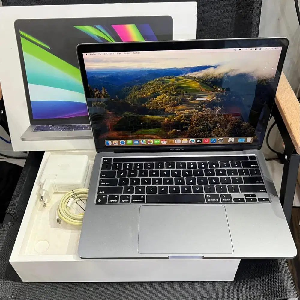 macbook pro M1 256gb tourch bar fullset original bergaransi