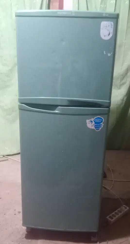 Kulkas 2 pintu LG..Mesin original pabrik belum rusak