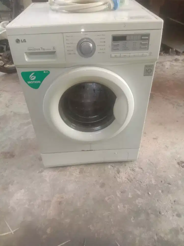 Mesin cuci pronlooding merk LG