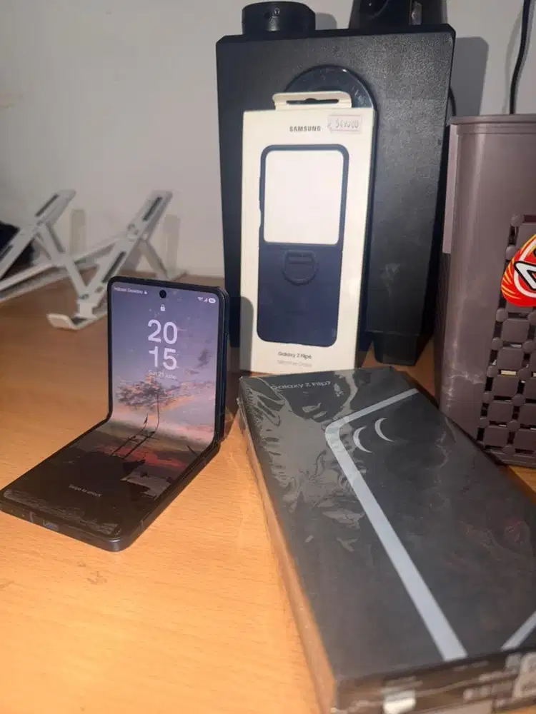 Samsung Galaxy Z Flip7 12/256GB Fullset Resmi Samsung