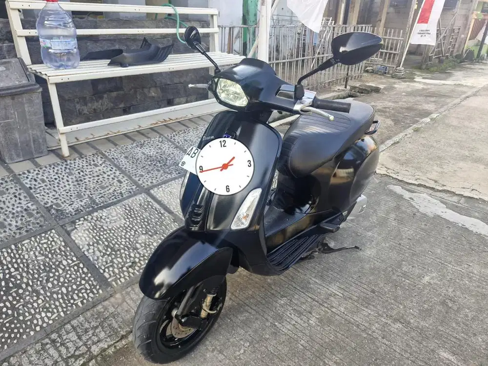 Dijual Vespa Sprint Notte (Special Edition