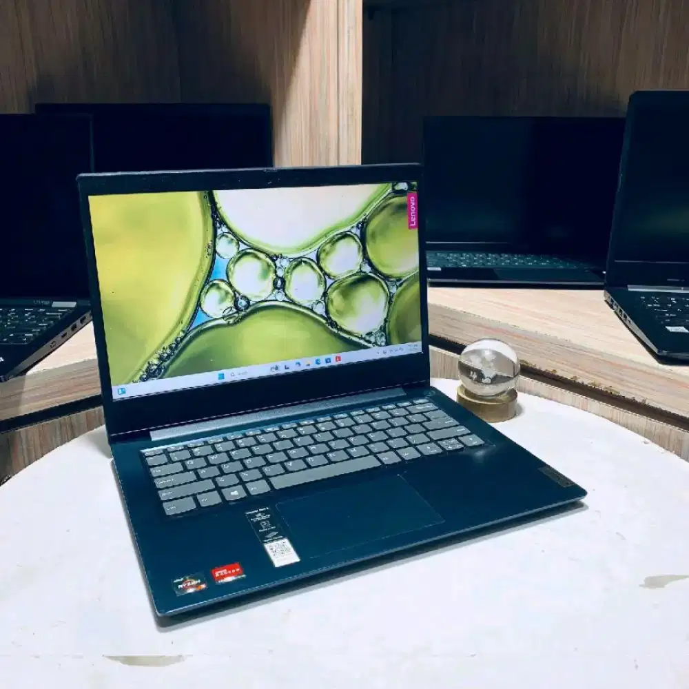 Lenovo Ideapad Slim 3 14ADA05

- Processor AMD Ryzen 3