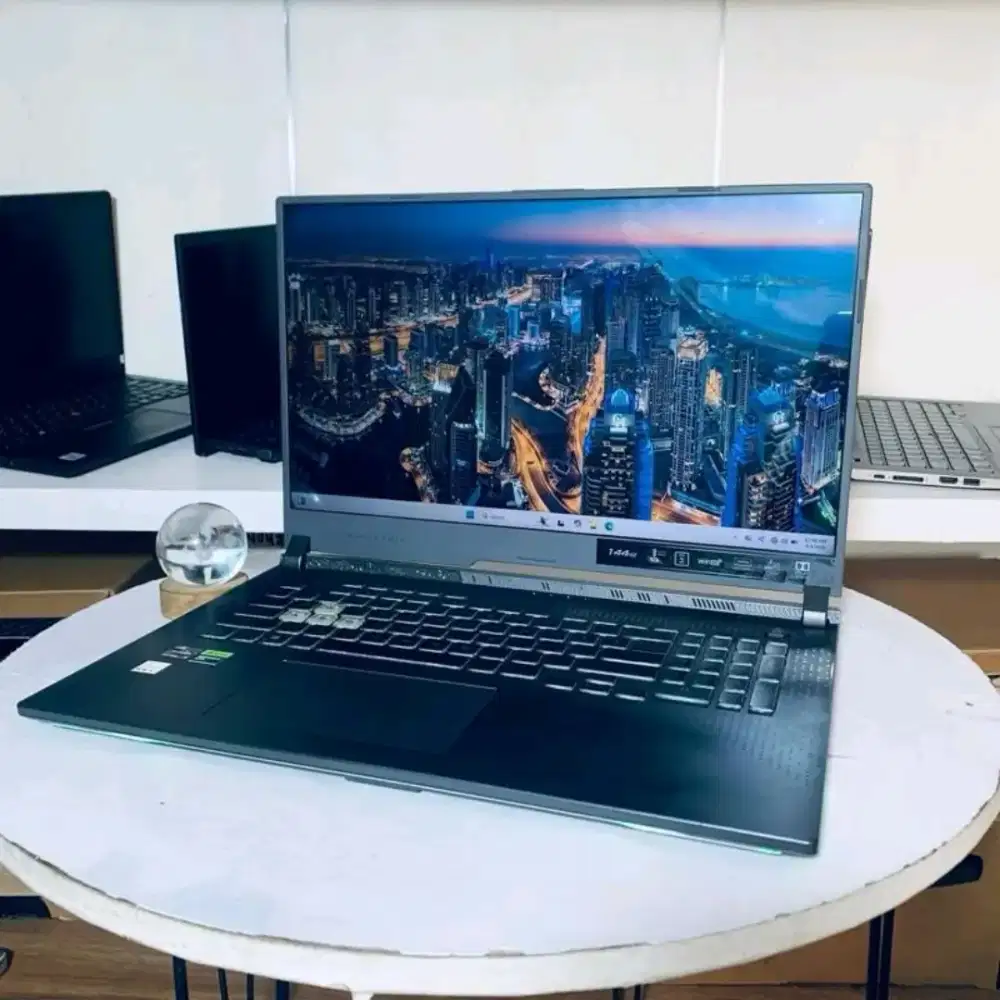 Laptop Asus ROG STRIX G713RC

- Processor AMD Ryzen 7