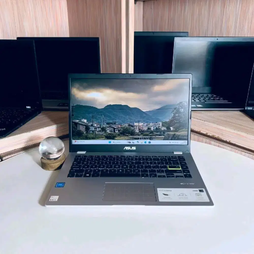 Laptop Asus E410M

- Processor Celeron N4020