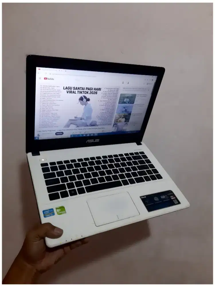 Laptop asus slim core i3 ram 4 dual vga