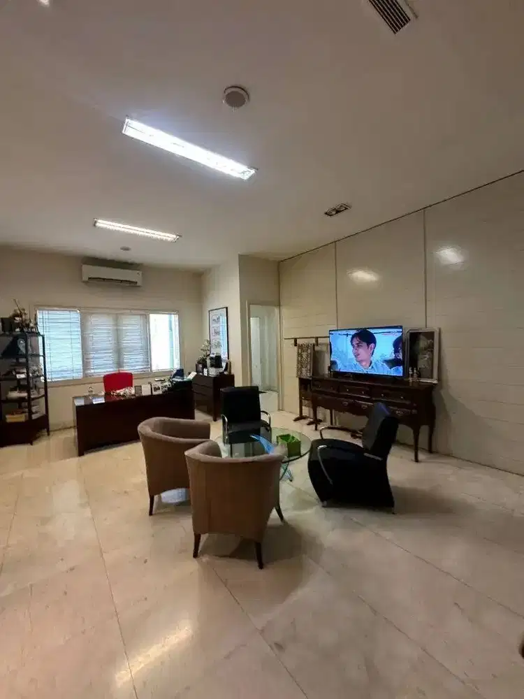 DIJUAL KOMERSIAL PUSAT KOTA DI WR SUPRATMAN SURABAYA LOKASI STRATEGIS