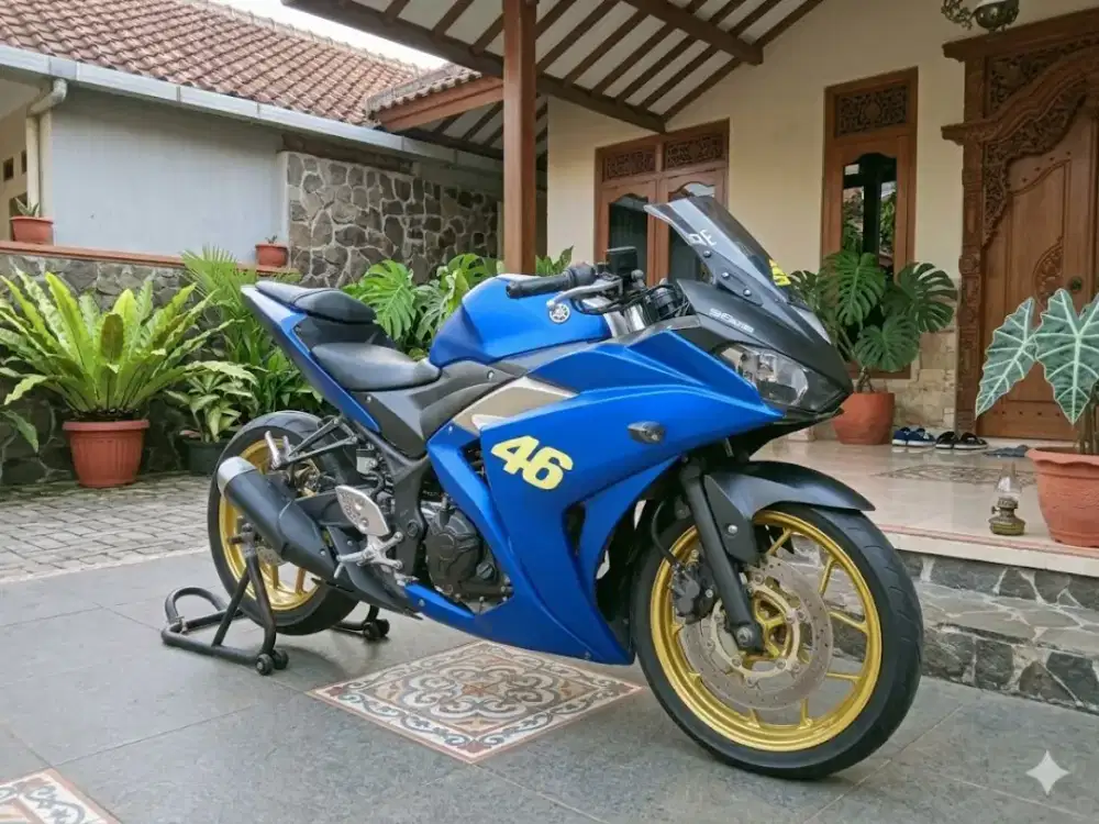 Yamaha R25 mulus