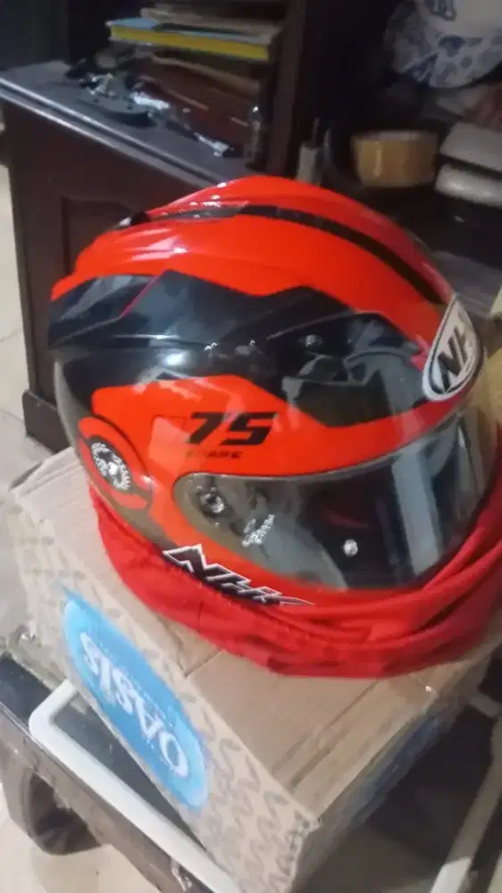 Helm NHK GP1000 Full Face R75 Shape Red Black - Like New