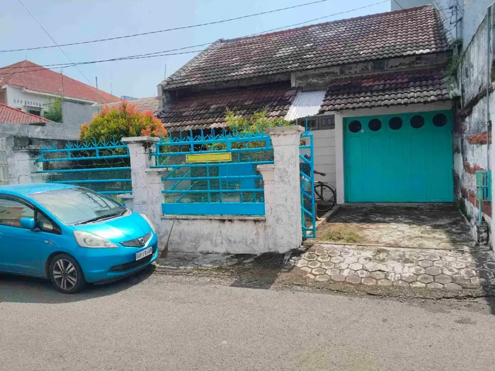 Jual Rumah luas dan Asri di Jl Kusnan Kota Cirebon