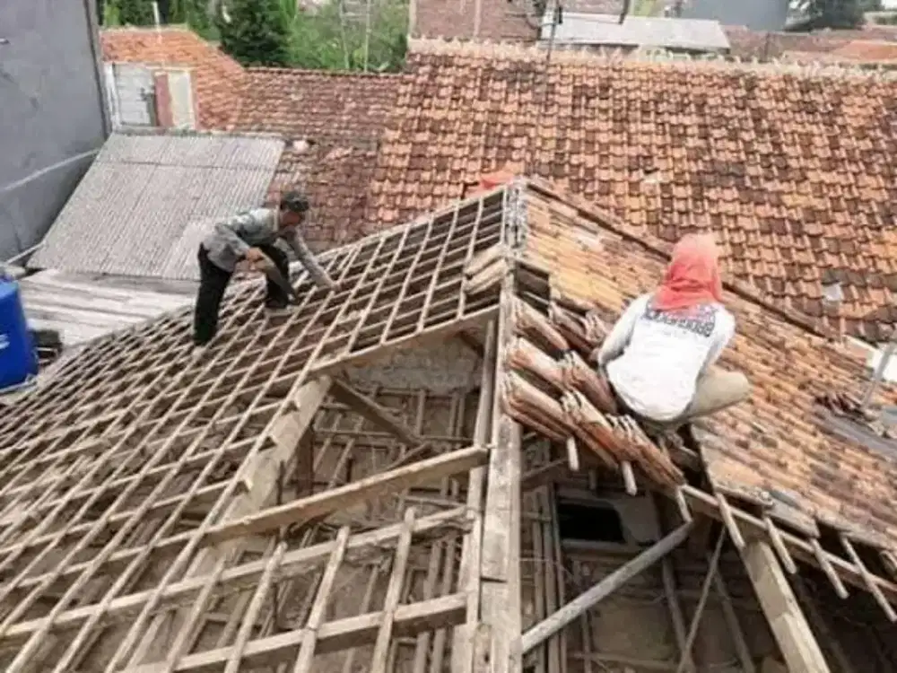 Perbaikan atap bocor, renovasi dll