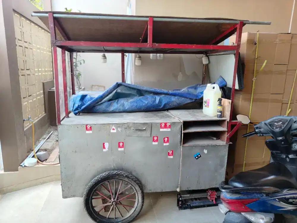 Dijual gerobak besar untuk martabak,sate, nasi goreng