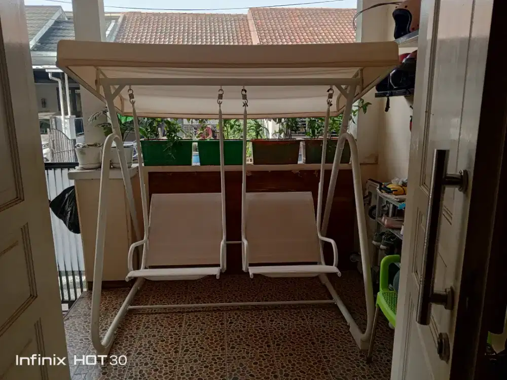Ayunan Besi 2 Kursi