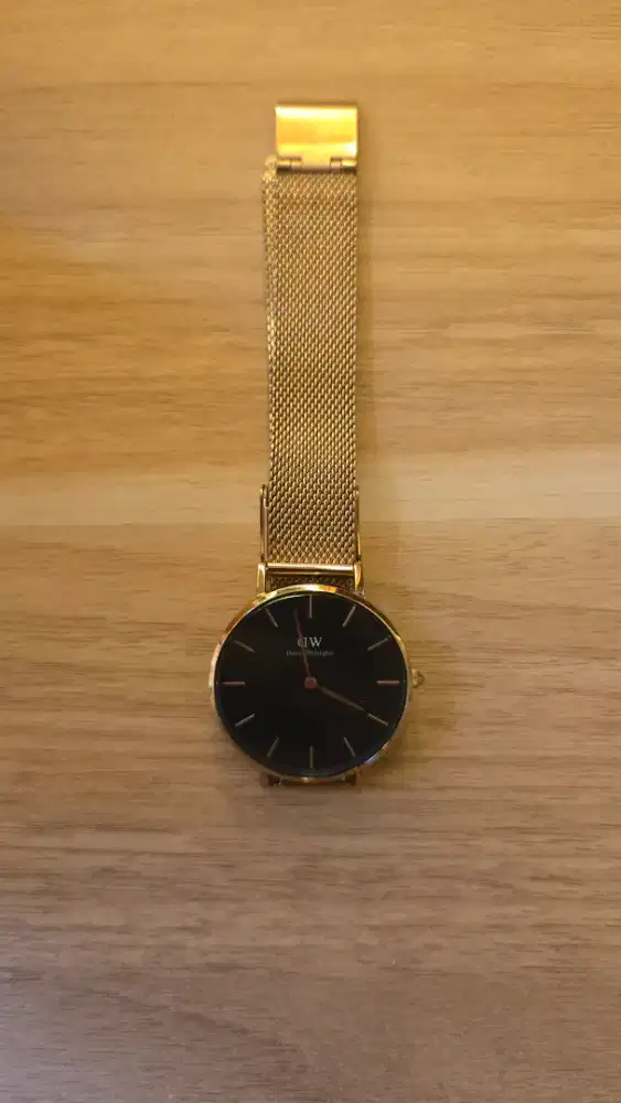 Jam tangan daniel wellington