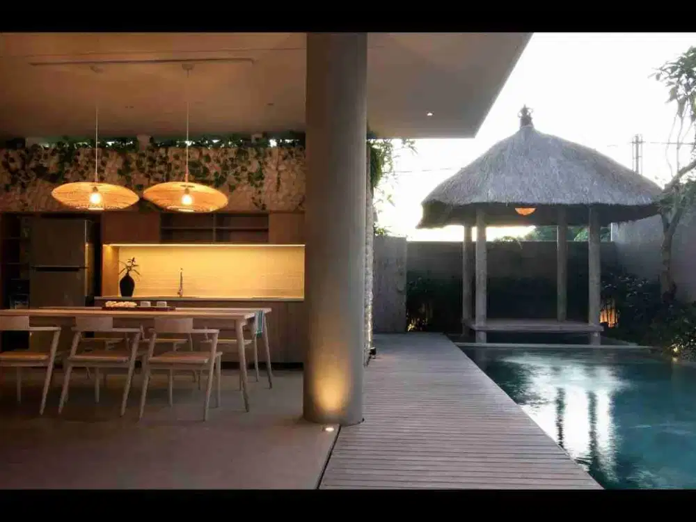 Villa Luxury 300 Meter ke Pantai Petitenget Seminyak - Thumbnail 2