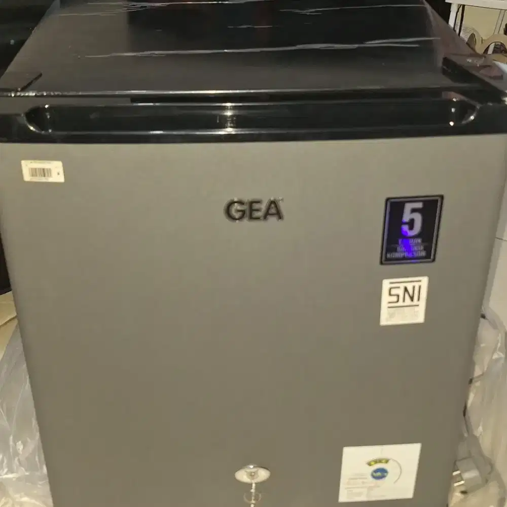 Kulkas Mini Bar GEA GMB-50 Matt Grey (46L) – Mulus, Dingin, Ada Kunci!