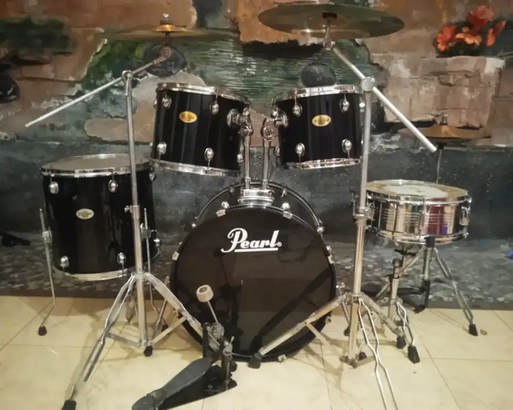 Drum Pearl Target hitam plus simbal