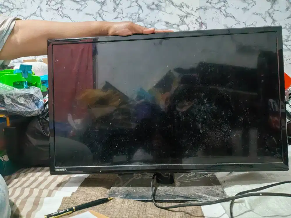 TV Toshiba Smart TV 19 inch dan Set up box