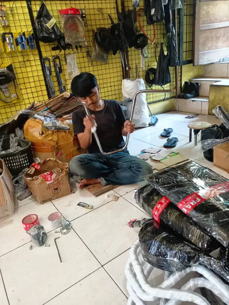 Dicari karyawan bagian packing barang online shop part variasi motor