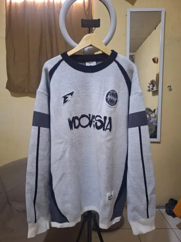 Jaket/sweater erspo dan celana chino erigo