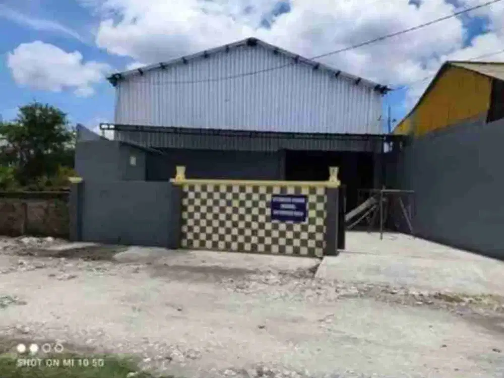 over kontrak gudang 4 are di Mahendradata denpasar
