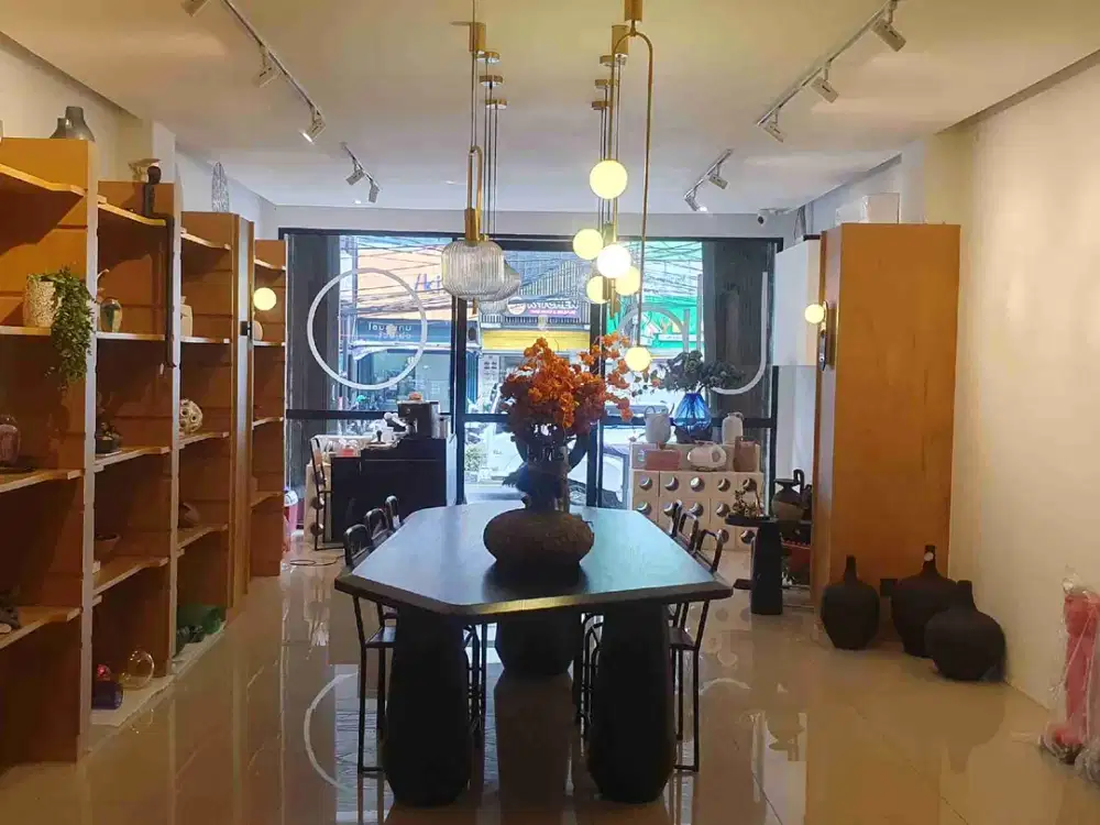 Disewakan ruko 2 lantai Fatmawati Raya Jakarta Selatan.