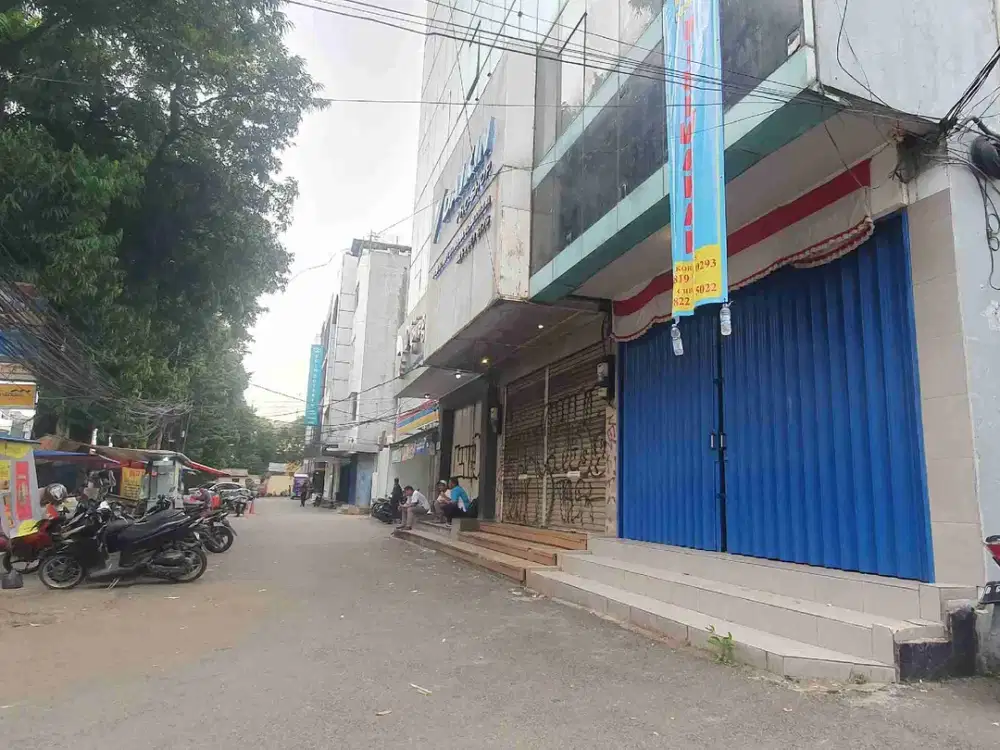Ruko Disewakan Sudah Renovasi di Jl. RS Fatmawati Raya ( 4 lantai )