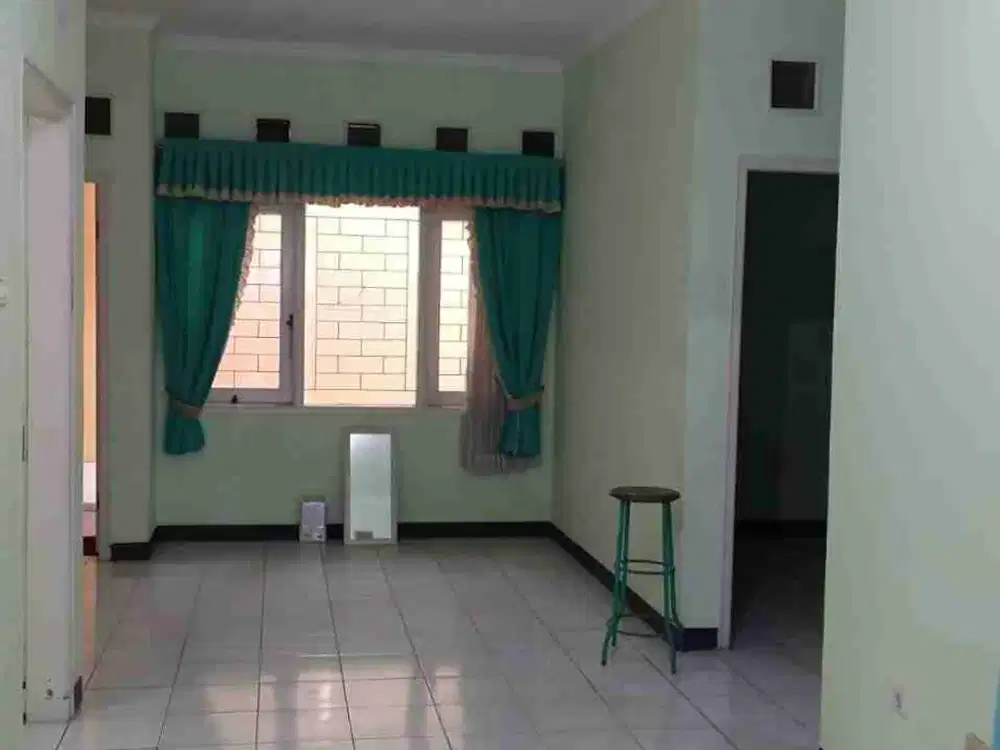 Disewakan Rumah Siap Pakai di Graha Padma, Semarang