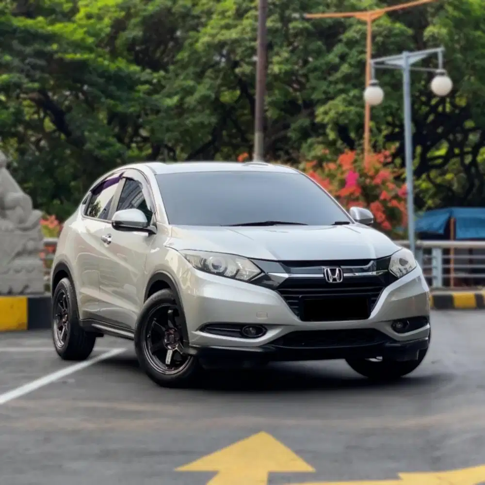 (Dp 5 juta) Honda HRV E 1.5 cvt 2015 Terawat Siap Pakai