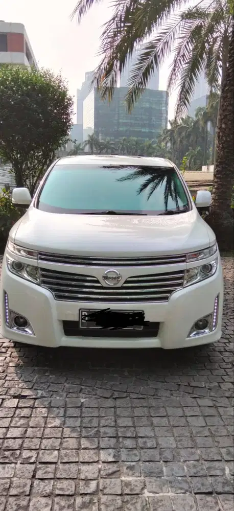 DIJUAL NISSAN ELGRAND 2011