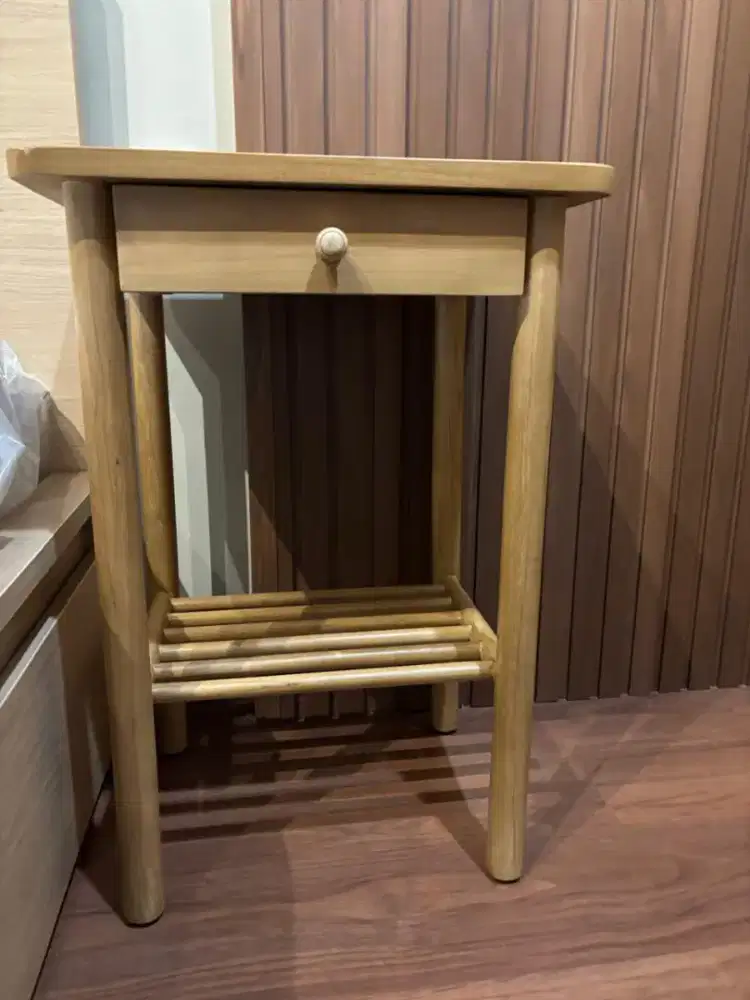 Meja Nakas Kayu Jati