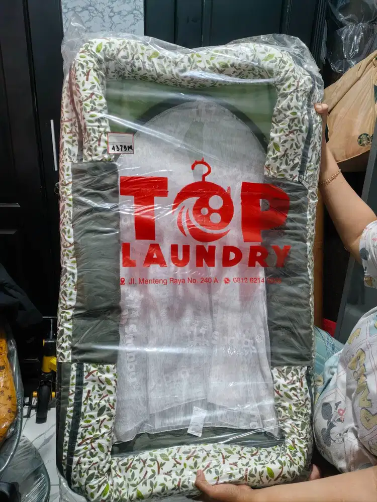 Tempat Tidur Bayi Merek Snobby dan kelambu