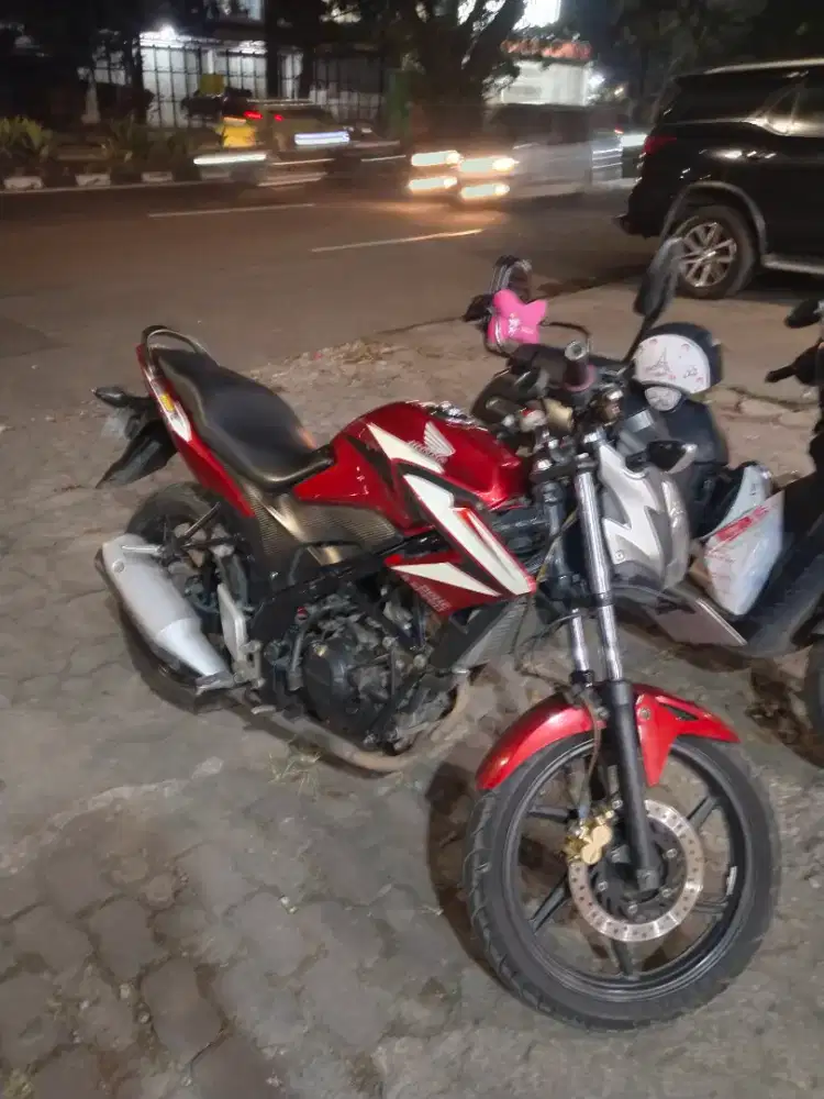 MOTOR HONDA CB150R