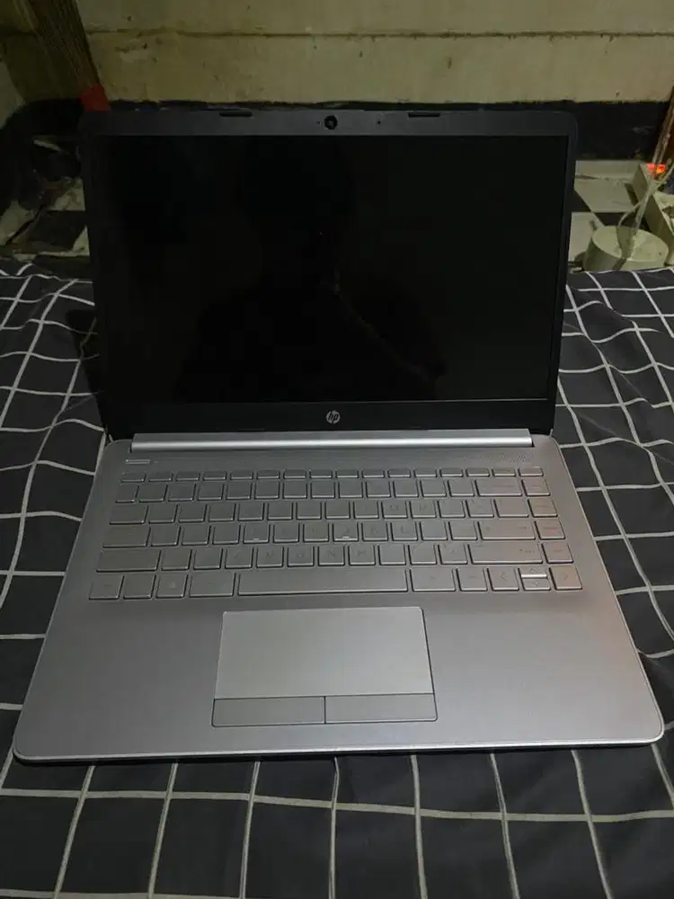Laptop HP 14s dk0005au ram 4gb ssd 246 gb like new