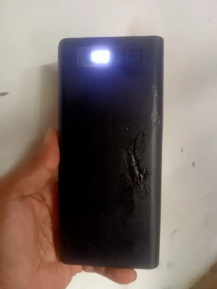 Dijual. Power Bank 3000rb MAH.