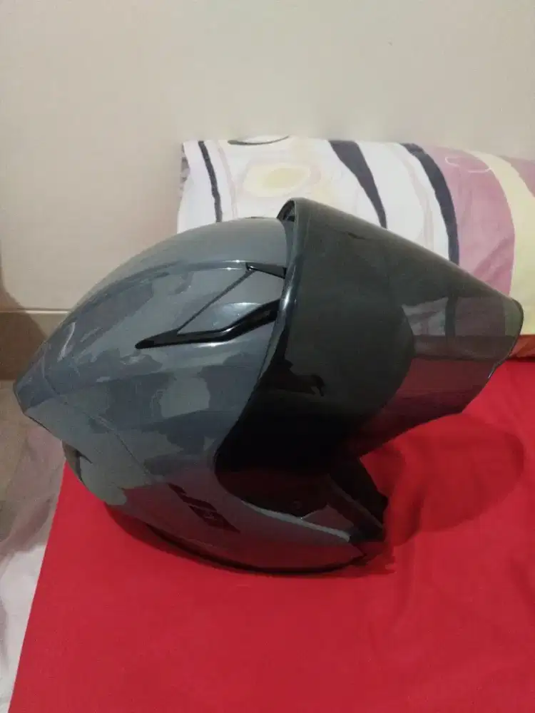 helm xyz J9 warna abu