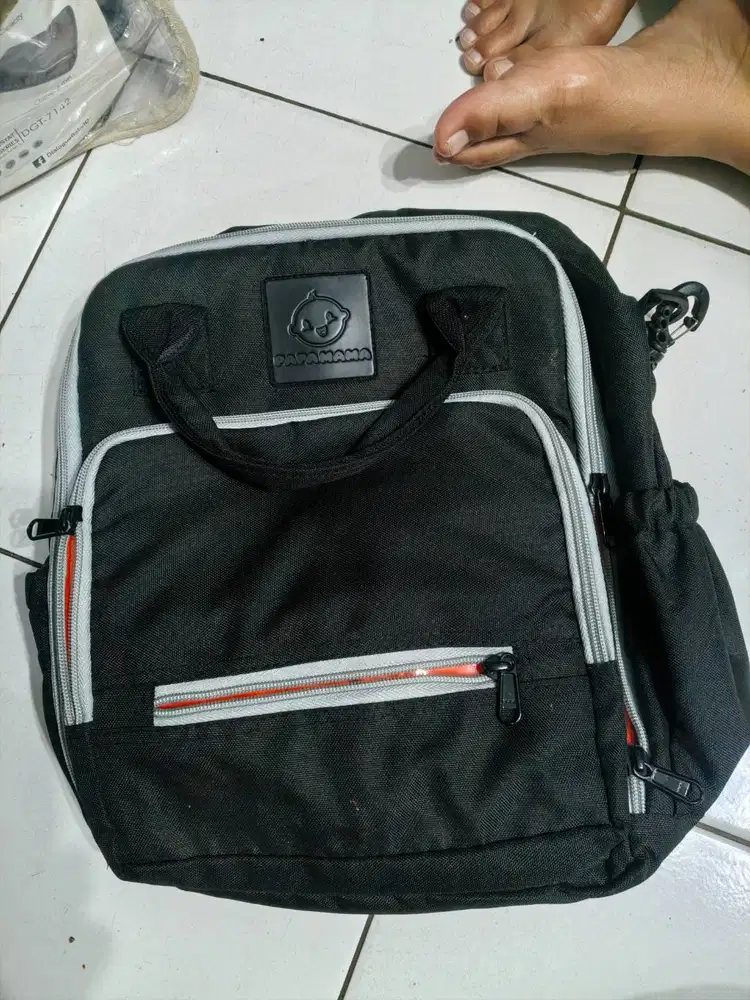 Tas Bayi merek papamama warna hitam