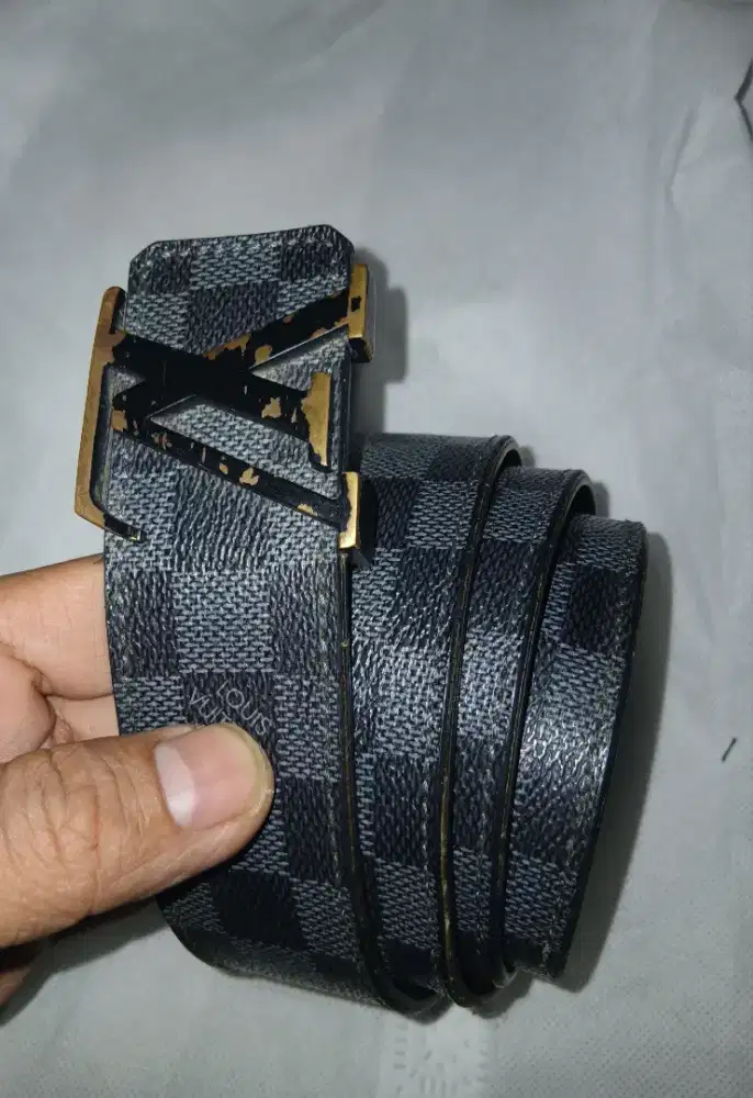 Sabuk Louis Vuitton Asli M9808 LV Initials Graphite 95/38.Bisa nego !!
