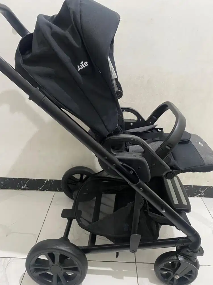 Dijual Stroller JOIE Chrome