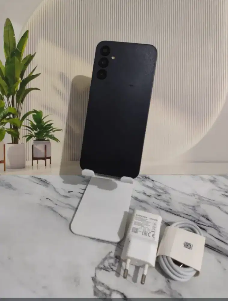 Samsung A14 4G 6/128 + charger
