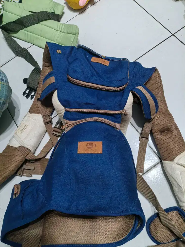 Gendongan Baby merek Baby scots warna biru