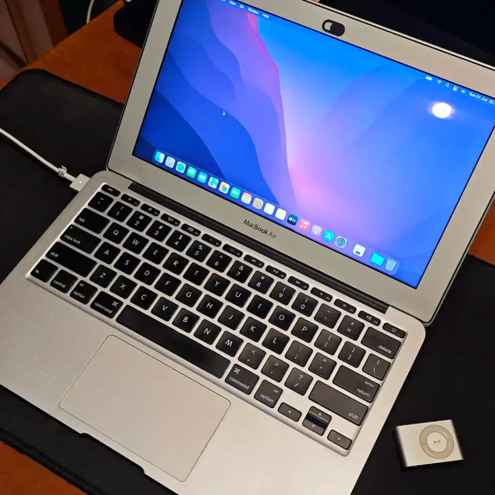 MacBook Air 11 inch 2015 RAM 8GB SSD 128 GB