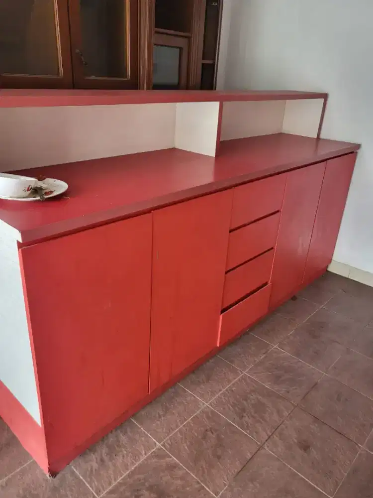Dijual lemari bekas restoran