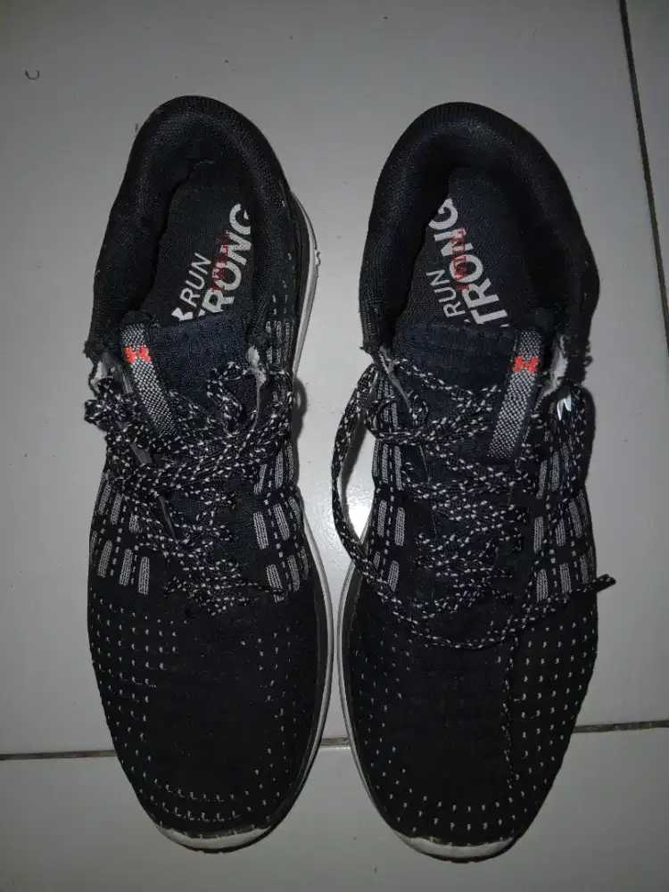 Sepatu kets Under Armour Original. Bisa nego !!