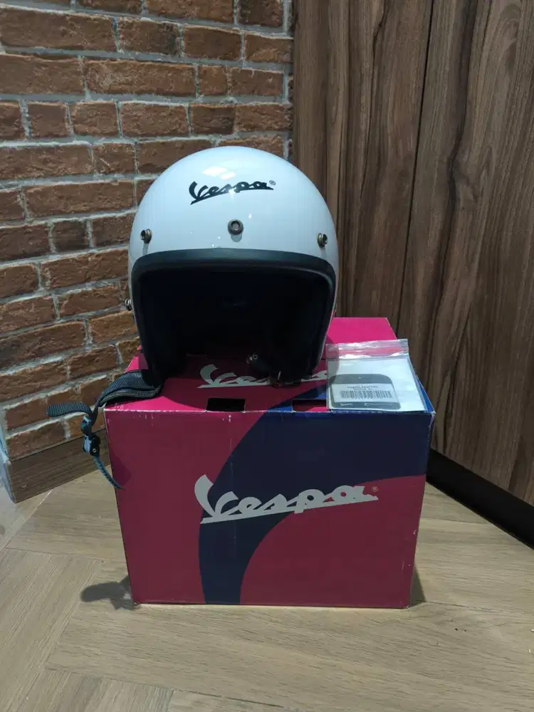 Helm Vespa Xential Original Size XL