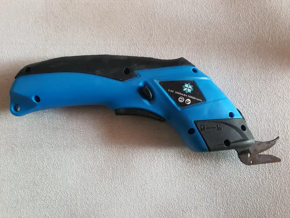 Poizon gunting elektrik portabel tanpa kabel