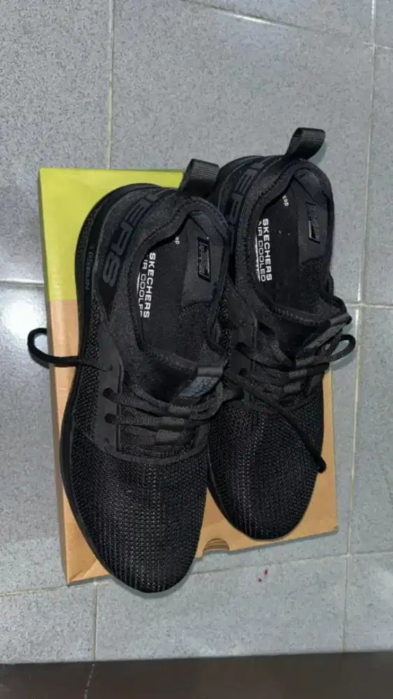 Sepatu Running Skechers